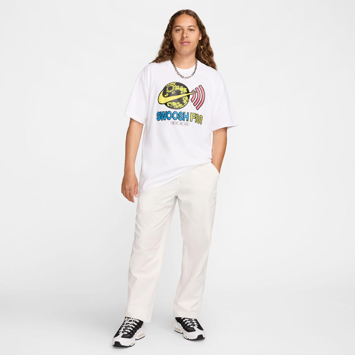product/n/i/nike_fz5404-100-phsym004.jpg