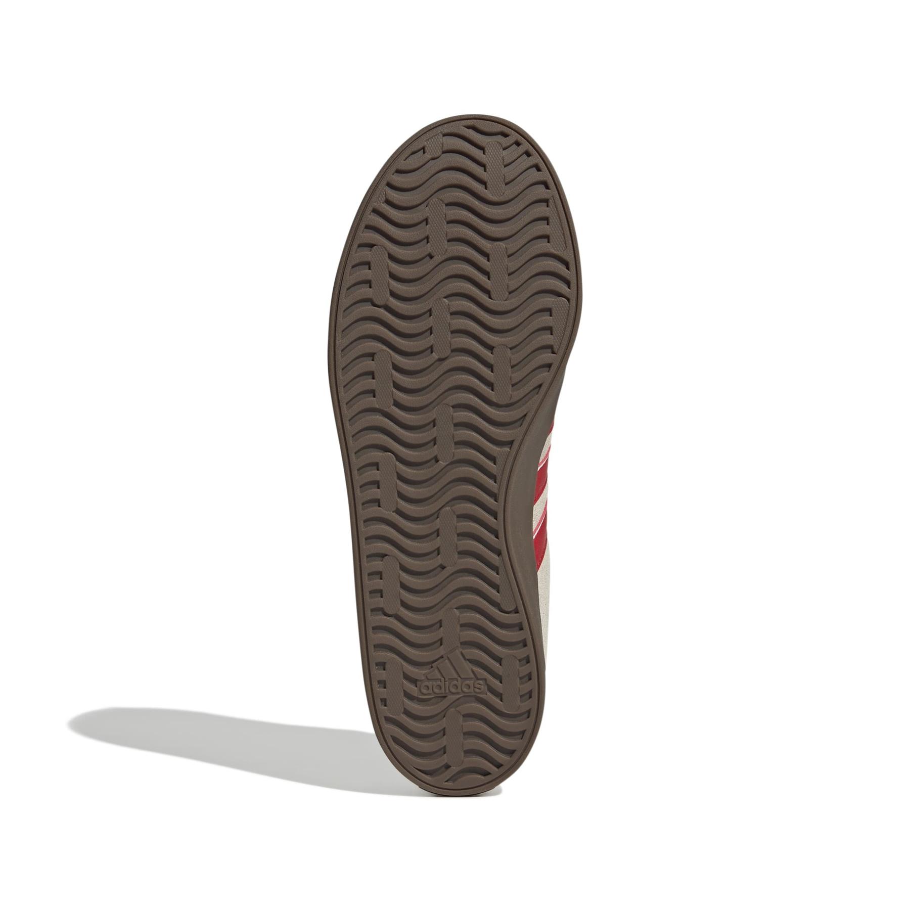 product/a/d/adidas_jr8644_4_footwear_photography_bottom_view_white-nw091725.jpg
