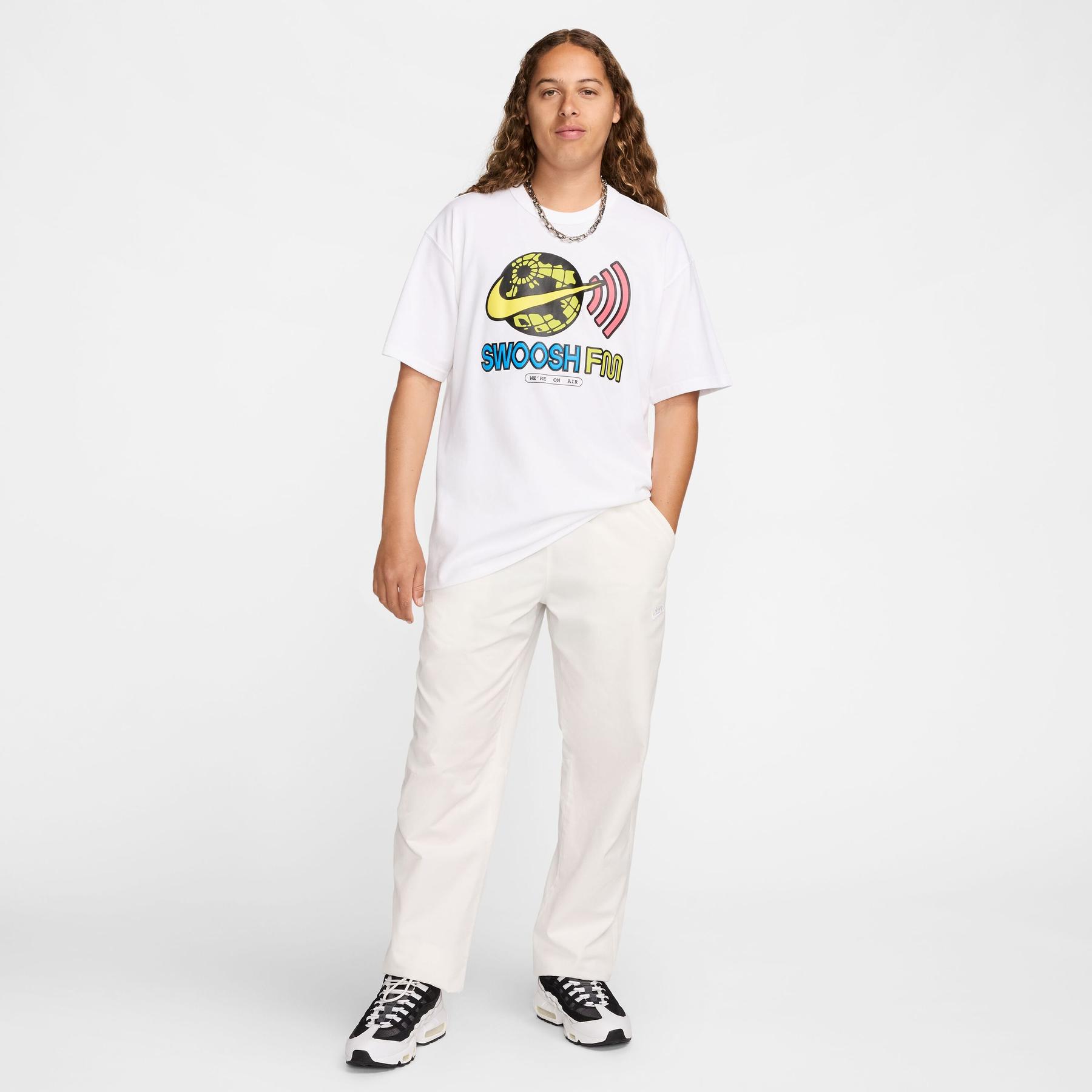 product/n/i/nike_fz5404-100-phsym004.jpg