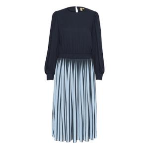 50109999-194011-women-s-dress-culture-carly-salute