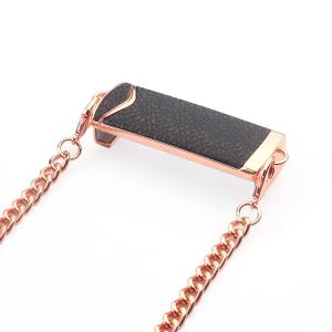 dcoq-a-002-phone-chain-support-platyne-black-gold-one-size